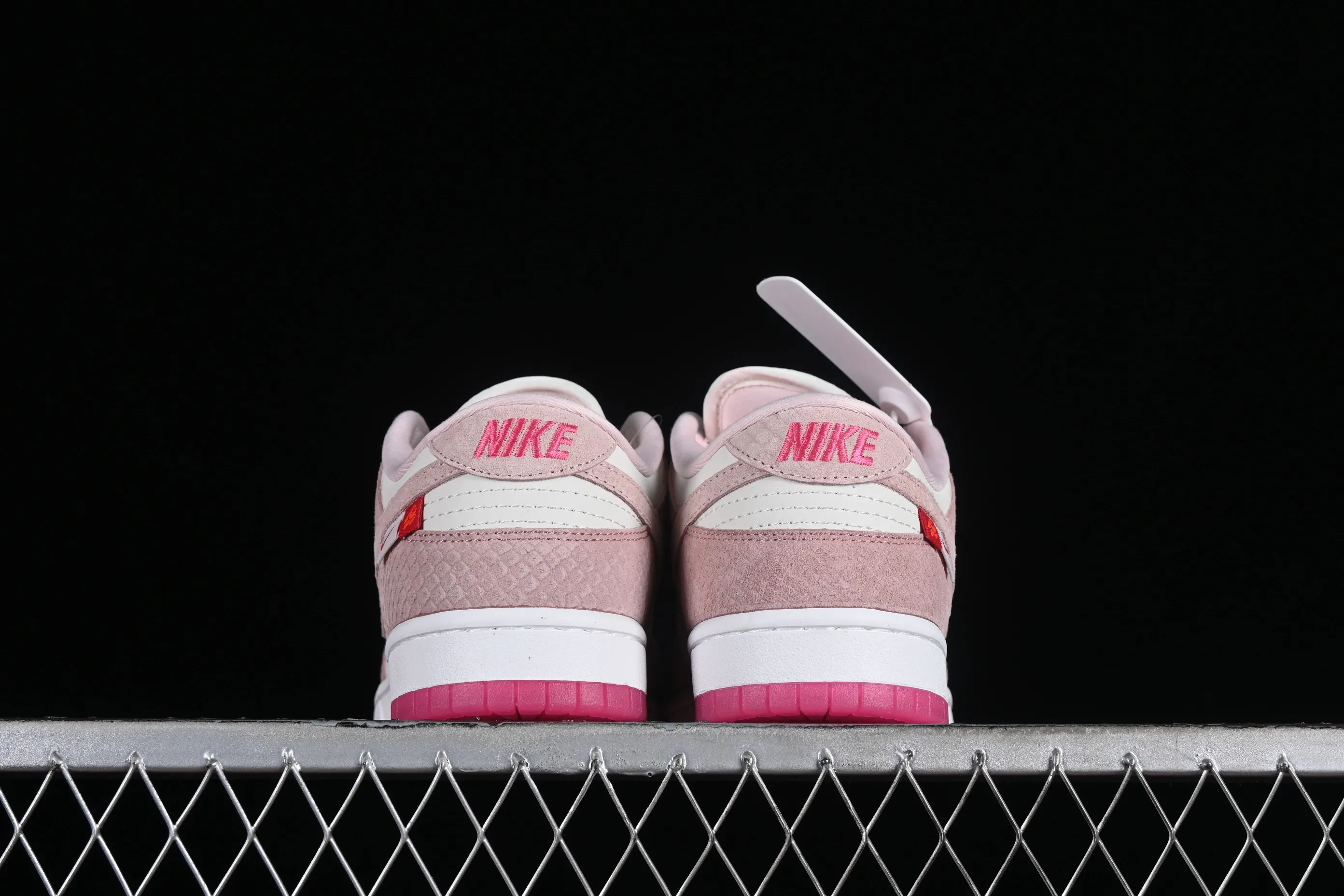 All categories Nk SB Dunk series Nk SB Dunk Low low-top sneakers F version Nk Dunk Low 2024 Year of the Dragon customized model SB low-top casual sneakers FZ5065-118